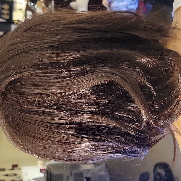 Brown short bob wig - Picture 3 of 4